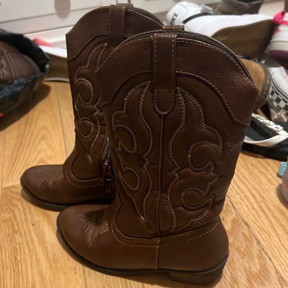 Cat and jack size 13 cow girl boots